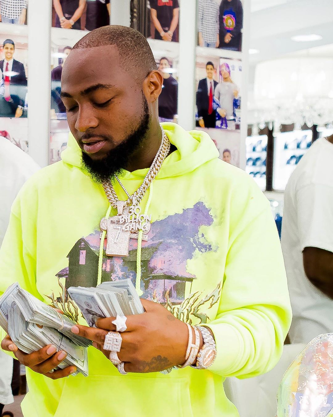 Video: Davido's Splashed Over $1.5 Million On Diamond Rings
