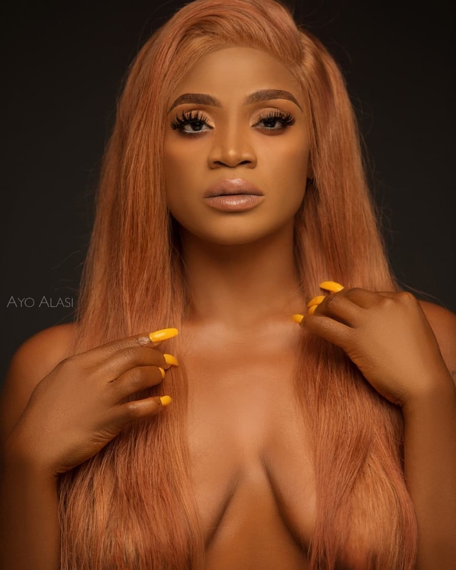 Nollywood Actress, Uche Ogbodo Displays Her Saggy Boobs