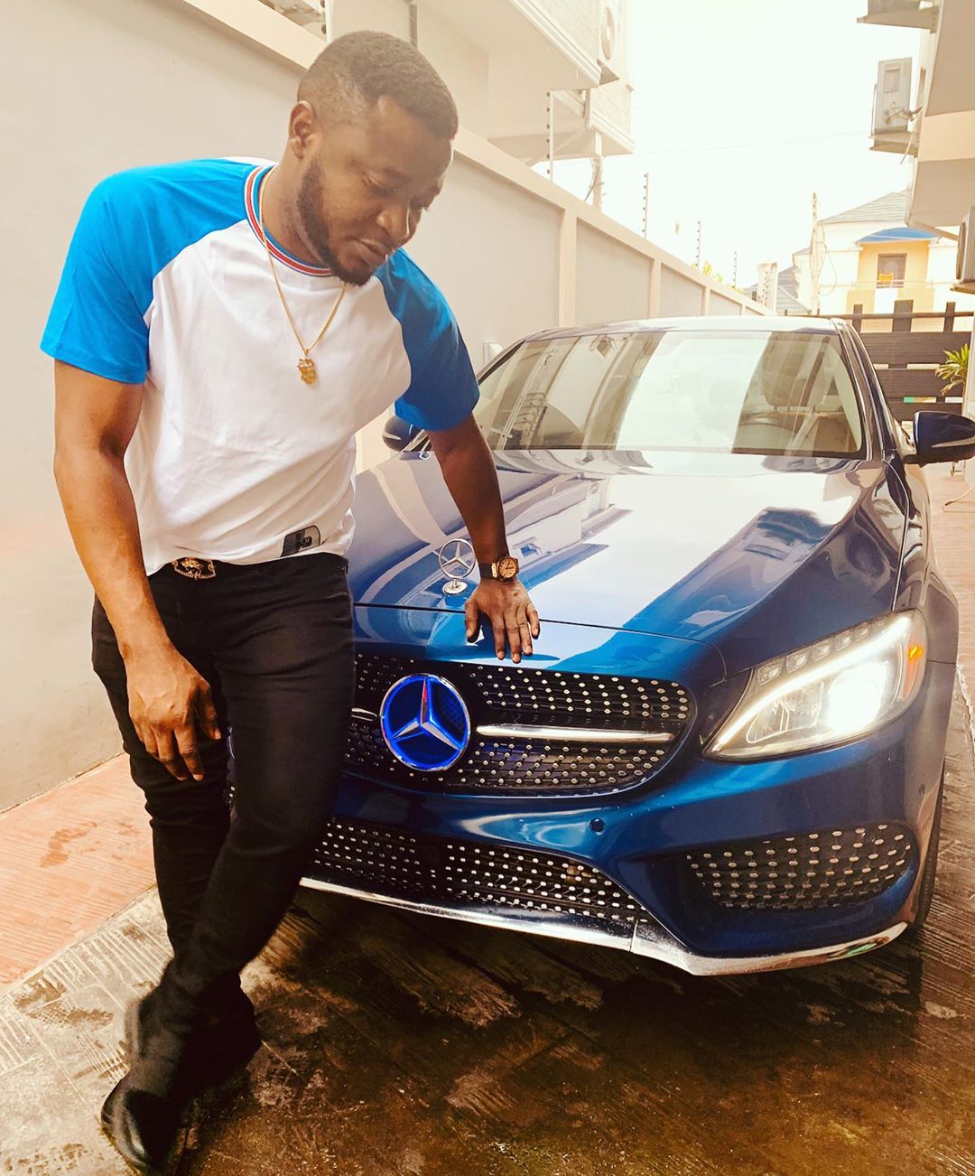 MC Galaxy Present N3 Million To Ubi Franklin For Saving His Life
