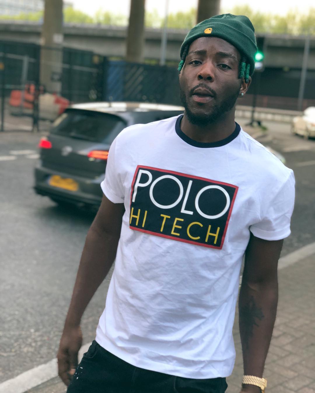 Ladies Goes Nut After Meeting Nigerian Rapper Zoro