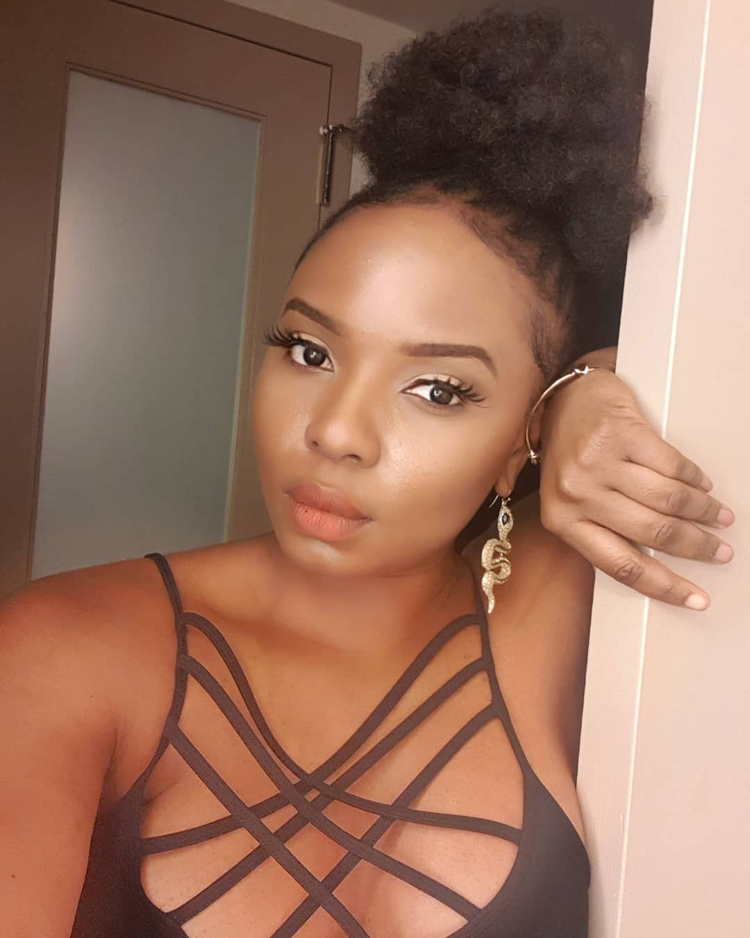 Yemi Alade Surpassed Wizkid & Tiwa Savage, To Hit 1 Million YouTube Subscribers Mark