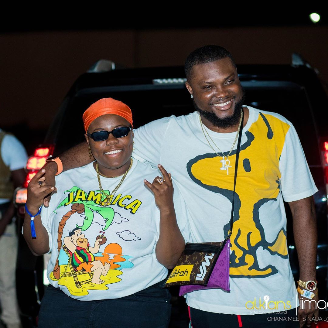 Teni And Her Boss, Dr Dolor In A Romantic Date